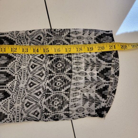 Mix and Co Aztec Popover Sheer Blouse Womens 3X Black Roll Tab Sleeve Vneck - Picture 10 of 10